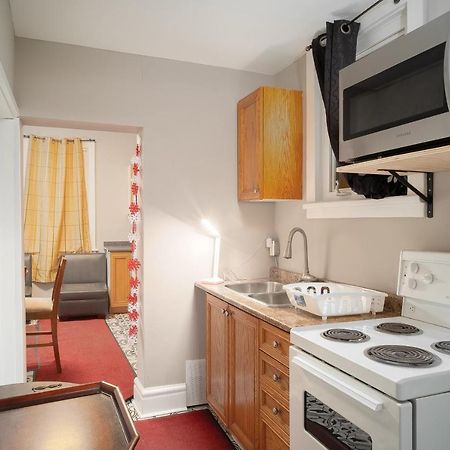 Room #2 Downtown Оттава Экстерьер фото